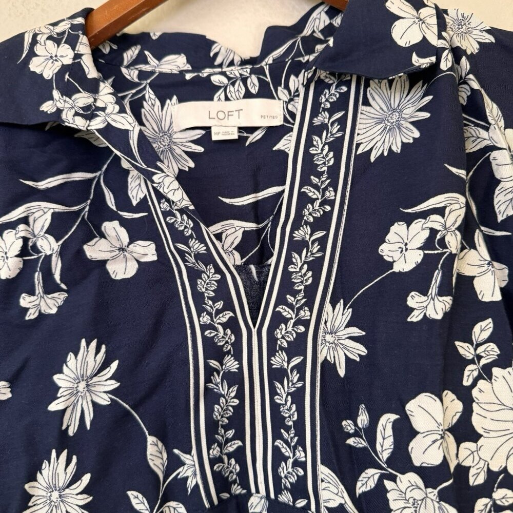 LOFT Womens Size MP Blue Floral Easy Print Split Neck Blouse Lyocell - Picture 8 of 10